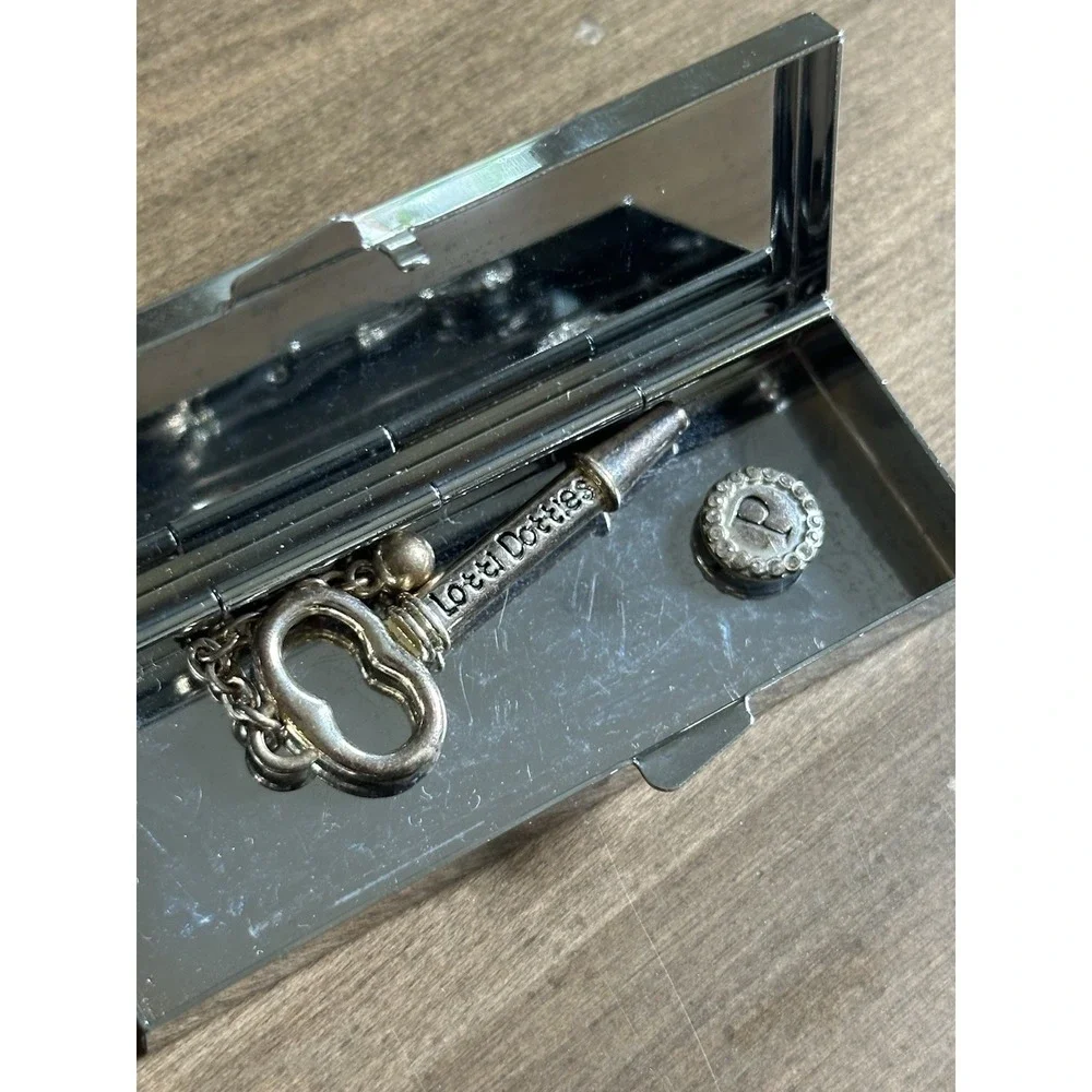 LOTTI DOTTIES METAL BOX AND KEY AND P CHARM‎ Collectible